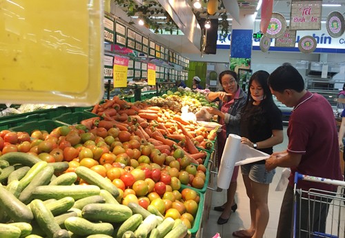 Siêu thị, chợ Sài Gòn thưa khách ngày 30 Tết ảnh 1