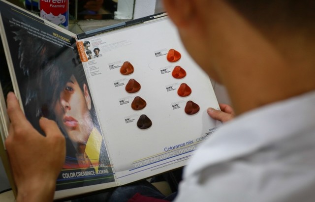 Người Sài Gòn đua nhau làm đẹp chơi Tết ảnh 11