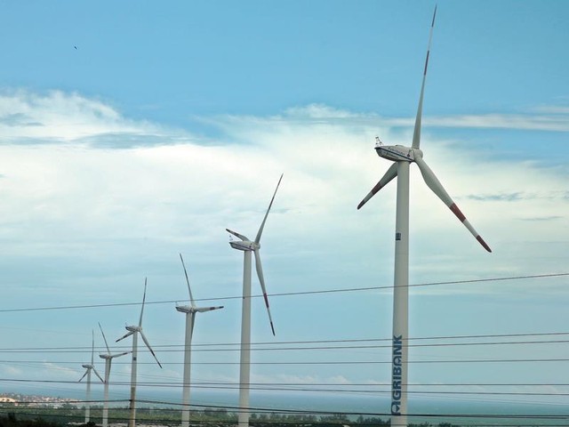 Điện mặt trời, điện gió,... vẫn ở “nơi xa lắm”  ảnh 1