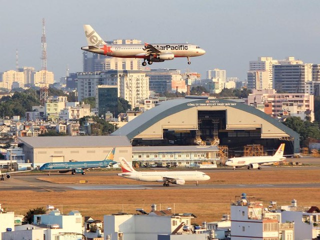 Tỷ phú Johnathan Hạnh Nguyễn nhảy vào cuộc đua mở rộng sân bay Tân Sơn Nhất ảnh 1