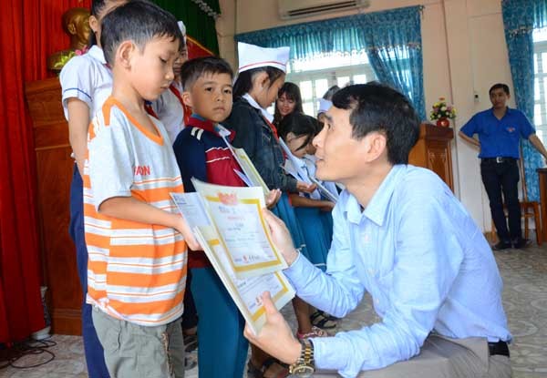 Quỹ học bổng “Swing for the Kids” đến với trẻ em Bình Định  ảnh 4