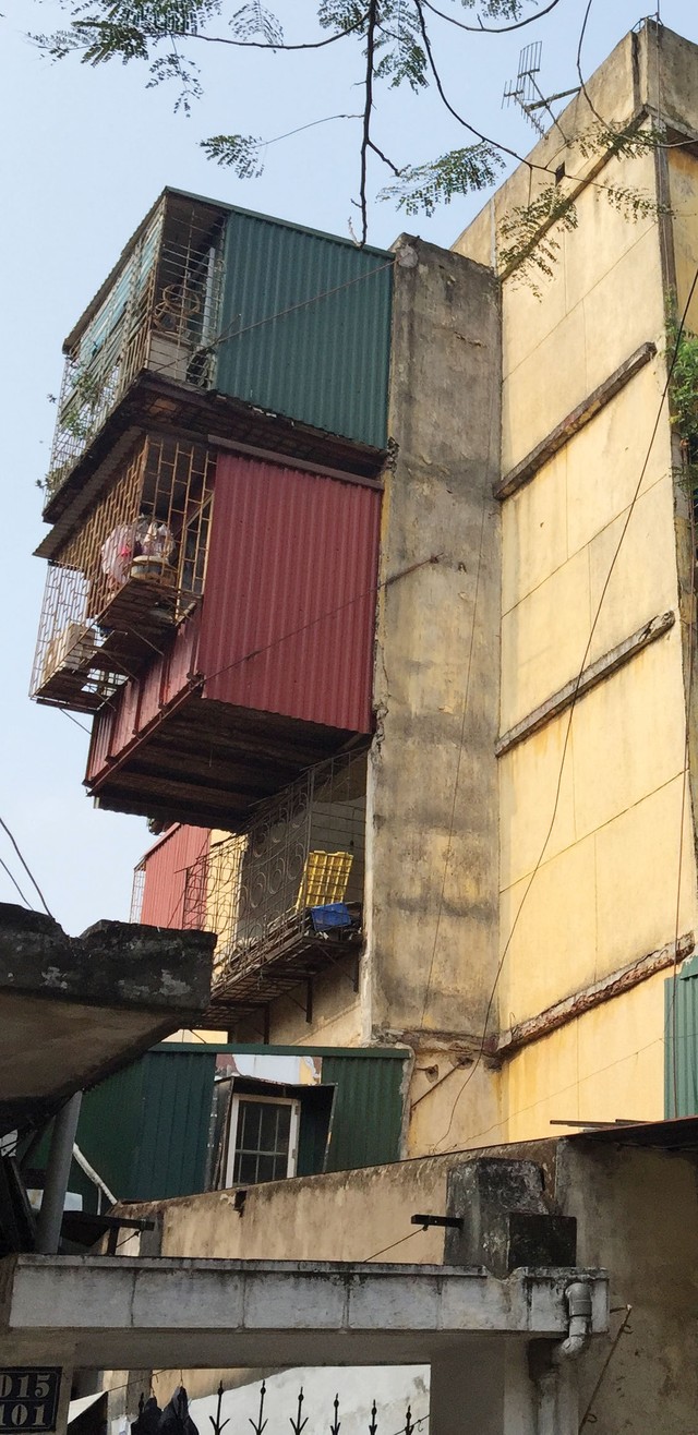 Xập xệ những khu chung cư xuống cấp giữa lòng Hà Nội ảnh 2