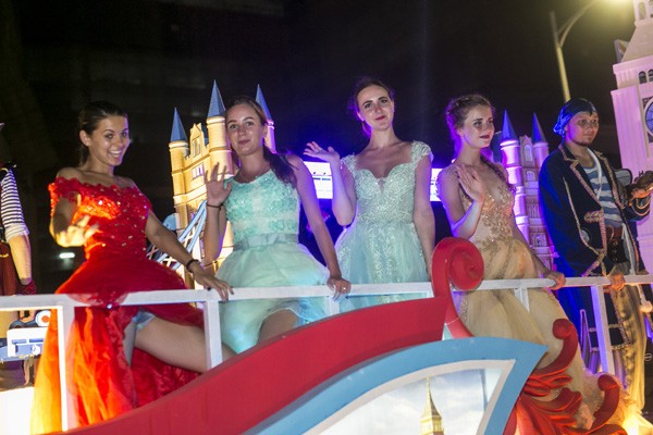 Đà Nẵng sáng bừng lung linh trong Lễ hội đường phố ảnh 5