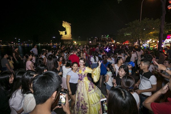 Đà Nẵng sáng bừng lung linh trong Lễ hội đường phố ảnh 6