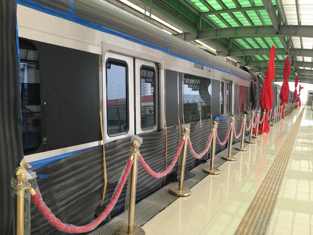 Mở cửa cho người dân vào thăm quan đoàn tàu, nhà ga tuyến Cát Linh - Hà Đông ảnh 1