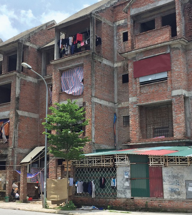 Lãng phí những căn biệt thự bỏ hoang ở Dự án nhà ở Cầu Diễn ảnh 3