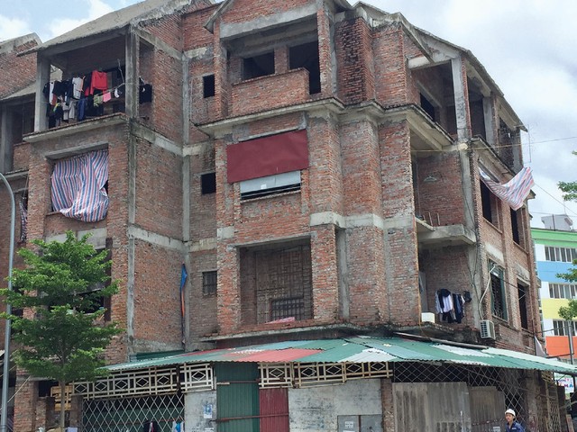 Lãng phí những căn biệt thự bỏ hoang ở Dự án nhà ở Cầu Diễn ảnh 6