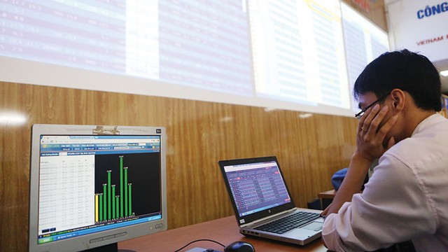 “Chuyến tàu” cổ phiếu đầu cơ lướt mạnh ảnh 1