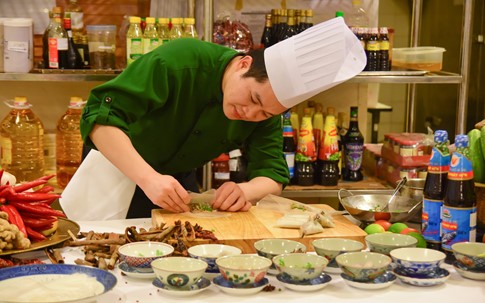 Bếp trưởng '5 sao' bật mí chuyện nấu nướng cho đại biểu APEC ăn thật ngon ảnh 1