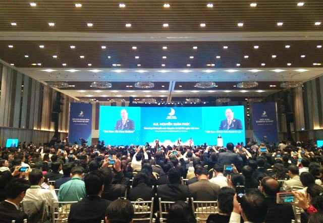 Thủ tướng Nguyễn Xuân Phúc: Chính phủ kiến tạo để doanh nghiệp an tâm kinh doanh ảnh 2