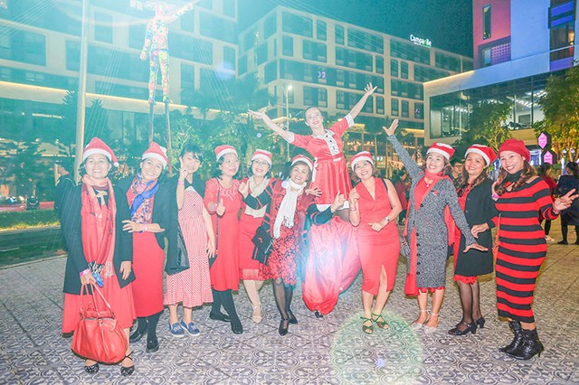 Những khoảnh khắc đẹp “rụng tim” tại lễ hội phong cách Châu Âu lớn nhất Đà Nẵng – Coco Starlight Fest ảnh 7 Những khoảnh khắc đẹp “rụng tim” tại lễ hội phong cách Châu Âu lớn nhất Đà Nẵng – Coco Starlight Fest ảnh 7