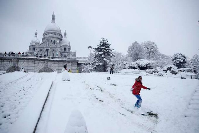 Thủ đô Paris biến thành thiên đường tuyết trắng ảnh 5