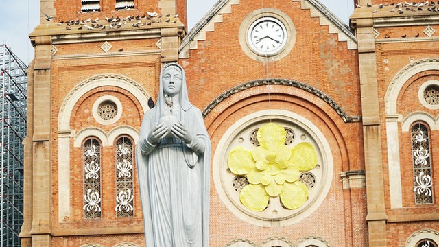 Sài Gòn thay áo hoa, sẵn sàng đón Tết 2018 ảnh 5