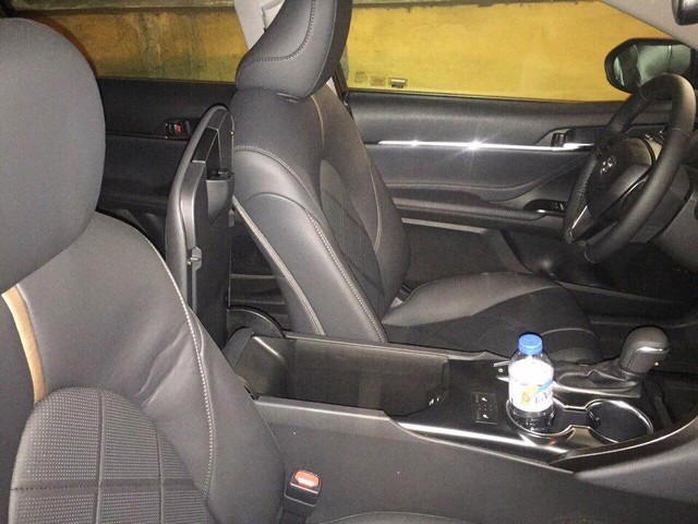 Toyota Camry thế hệ mới đầu tiên về Việt Nam giá gần 2,5 tỷ ảnh 5