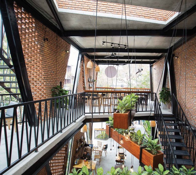 Quán cà phê Mưa Nơi ánh nắng ngập tràn ảnh 1