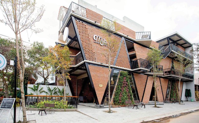 Quán cà phê Mưa Nơi ánh nắng ngập tràn ảnh 3