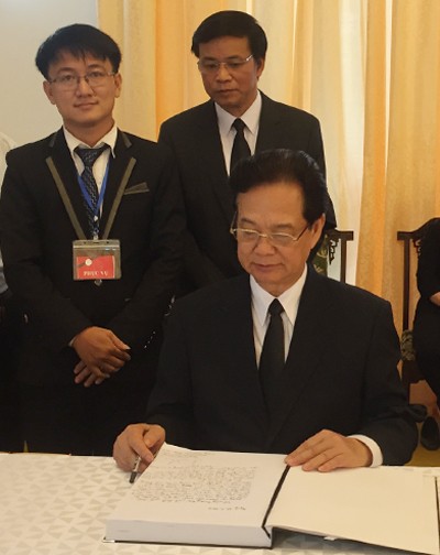 Nhiều đoàn lãnh đạo đến viếng nguyên Thủ tướng Phan Văn Khải ảnh 2