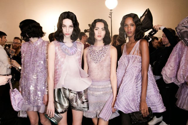 “Đôi cánh Đại Bàng” Emporio Armani và sự cách tân của một thương hiệu xa xỉ ảnh 2