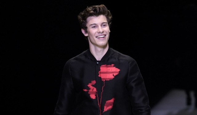 “Đôi cánh Đại Bàng” Emporio Armani và sự cách tân của một thương hiệu xa xỉ ảnh 4