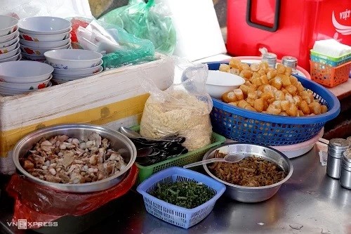 Xe cháo quẩy 20 năm trong ngõ nhỏ Hà Nội ảnh 1