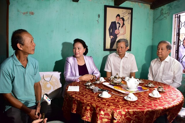 Chủ tịch Quốc hội Nguyễn Thị Kim Ngân làm việc với lãnh đạo tỉnh Thừa thiên Huế ảnh 3