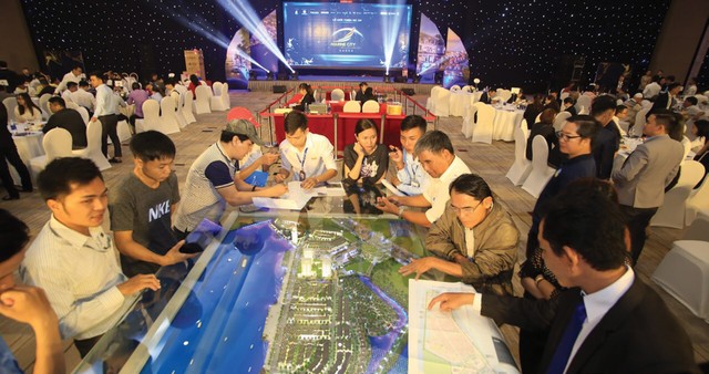 Doanh nghiệp địa ốc “giăng lưới” bắt cá to ảnh 2