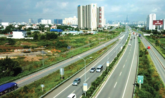 Bất động sản TP.HCM bắt đầu vào mùa ảnh 1