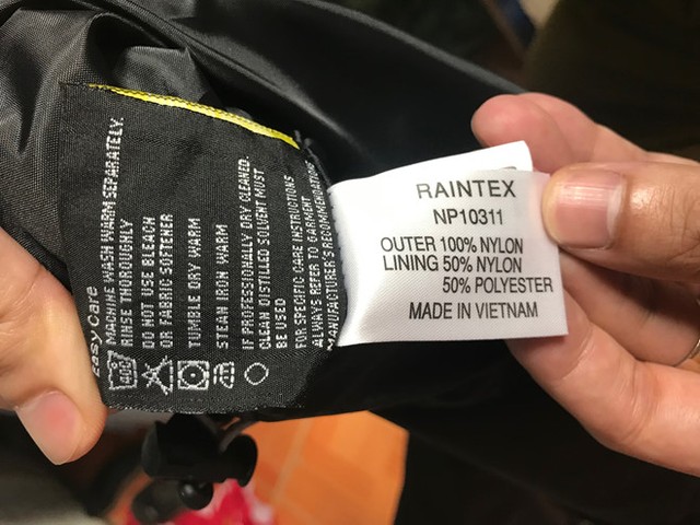 Hàng giả được gắn tem chống hàng giả ảnh 2