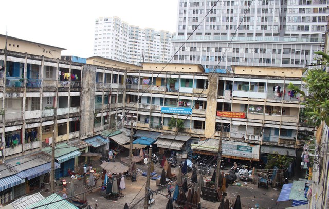 Ám ảnh với chung cư chờ sập ở TP.HCM ảnh 1