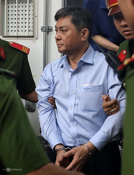 Cựu Phó chủ tịch UBND TP.HCM Nguyễn Hữu Tín hầu tòa ảnh 1