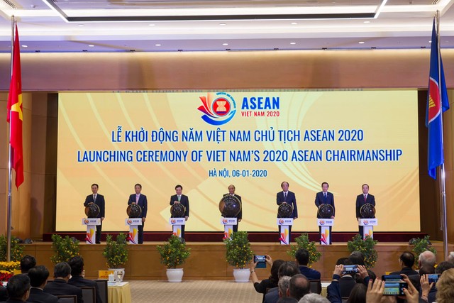 Thủ tướng: Không kết nối nào bền chặt hơn kết nối trái tim đến trái tim ảnh 2