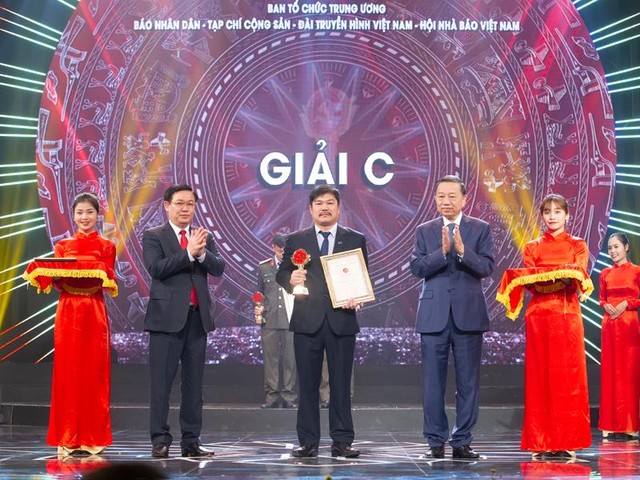 Báo chí góp phần nâng cao năng lực, sức chiến đấu của Đảng ảnh 1