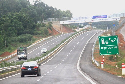 Bí quyết giúp lái xe đường dài an toàn ngày Tết ảnh 3