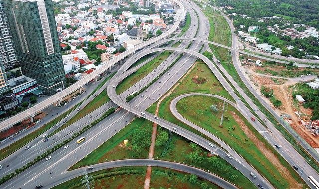 HoREA đề xuất giải pháp “tháo xích” thị trường bất động sản TP.HCM ảnh 1