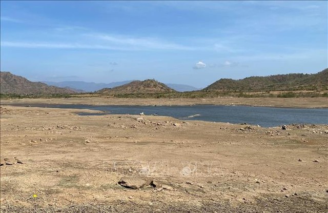 Nhiều hồ chứa tại Ninh Thuận cạn trơ đáy ảnh 1