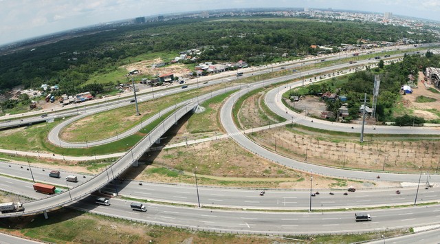 Nhà đầu tư “ôm bom” đất nền vùng ven ảnh 1