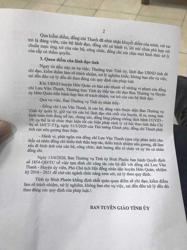 Bình Phước: Đình chỉ công tác Phó chủ tịch HĐND huyện Hớn Quản không đeo khẩu trang, quát tháo tại chốt kiểm dịch Covid-19 ảnh 2