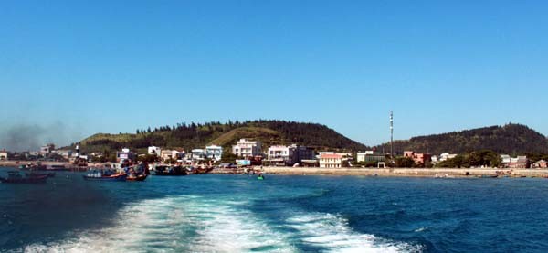 Du lịch nghỉ lễ tại Miền Trung: Nơi vắng vẻ, chốn đông vui ảnh 3