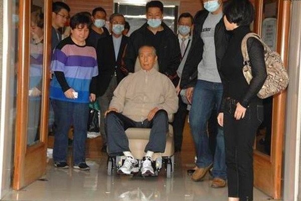 Khởi nghiệp với 1,3 USD, vua cờ bạc Macau xây dựng gia sản khổng lồ ảnh 11