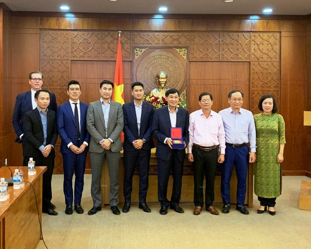 Tỷ phú Johnathan Hạnh Nguyễn cam kết thu hút đầu tư 40 tỷ USD vào Bắc Vân Phong ảnh 1
