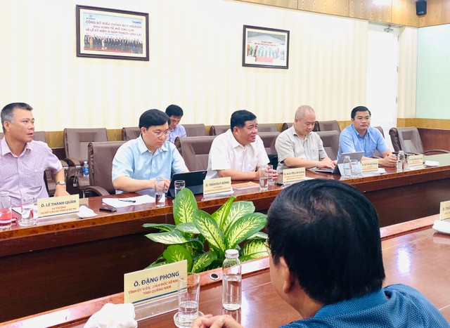 Đi từng dự án, xuống từng địa phương để “thúc” tăng trưởng kinh tế ảnh 3