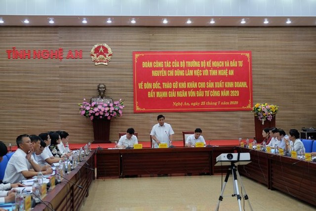 Bộ trưởng Nguyễn Chí Dũng: Tìm lời giải cho bài toán phát triển của Nghệ An ảnh 1