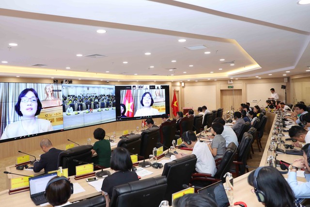 Đại sứ Việt Nam tại Singapore Tào Thị Thanh Hương phát biểu tại Hội nghị. Ảnh: Đức Trung