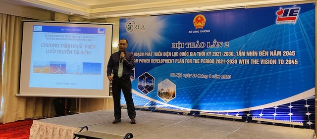 Ông Nguyễn Mạnh Cường thuyết trình tại Hội thảo Ông Nguyễn Mạnh Cường thuyết trình tại Hội thảo