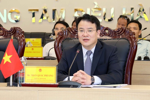 Thứ trưởng Bộ Kế hoạch và Đầu tư Trần Quốc Phương phát biểu khai mạc tọa đàm. Ảnh: Minh Trang