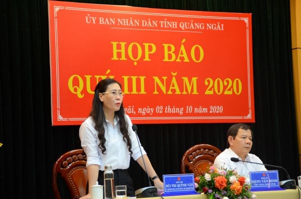 Bà Bùi Thị Quỳnh Vân, Bí thư Tỉnh ủy Quảng Ngãi và ông Đặng Văn Minh, Chủ tịch UBND tỉnh Quảng Ngãi chủ trì họp báo Quý III/2020 tỉnh Quảng Ngãi