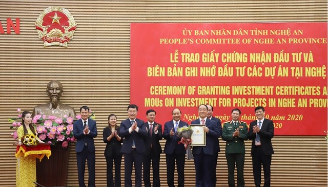 Thủ tướng tham dự sự kiện Nghệ An trao giấy chứng nhận đầu tư cho các dự án mới Thủ tướng tham dự sự kiện Nghệ An trao giấy chứng nhận đầu tư cho các dự án mới