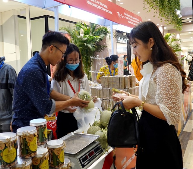 Hội chợ có quy mô 100 gian hàng.
