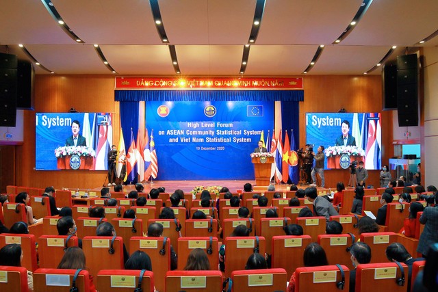 Thông qua đối thoại và hợp tác, chúng ta sẽ cùng tìm ra tiếng nói chung để nâng cao hơn nữa chất lượng phục vụ của số liệu thống kê theo tinh thần Ngày Thống kê thế giới năm 2020 - Kết nối thế giới bằng dữ liệu đáng tin cậy, Thứ trưởng Trần Quốc Phương tin tưởng