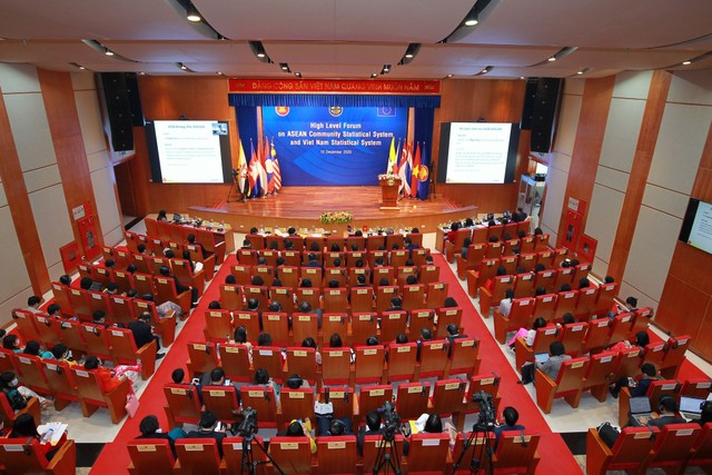 Toàn cảnh diễn đàn